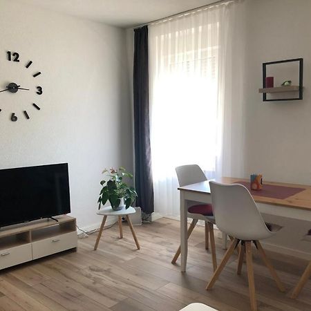 Grenznahe Ferienwohnung Mit 4 Schlafzimmern Grenzach-Wyhlen Bagian luar foto