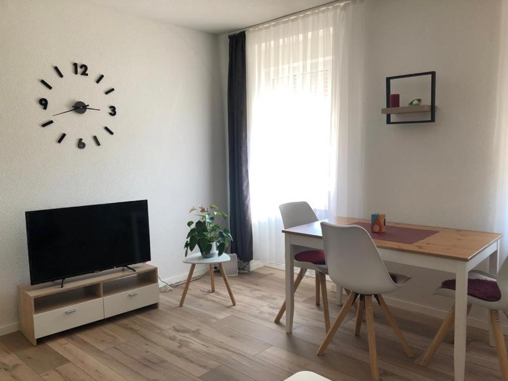 Grenznahe Ferienwohnung Mit 4 Schlafzimmern Grenzach-Wyhlen Bagian luar foto